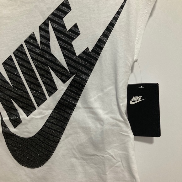 NEW Nike - Picture 2 of 4